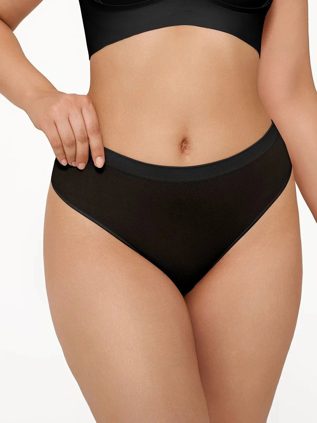popilush-seamless-solid-mid-rise-thong-brief-black-s-wlgb52020-bk01p-s-1-1175598175.webp